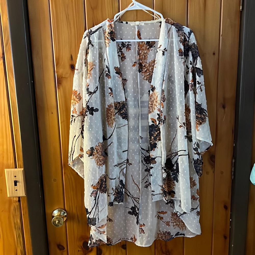 Maurices women’s kimono. Size L/XL